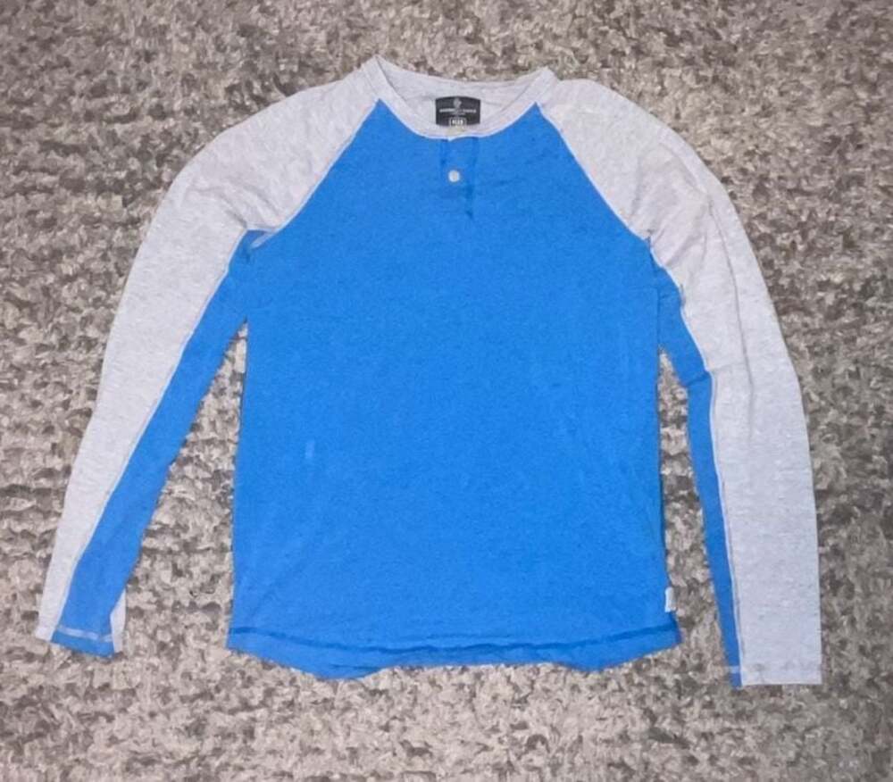American Eagle Flex Classic Fit Long Sleeve Raglan Henley Shirt